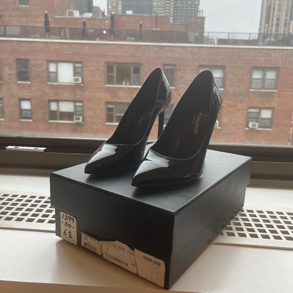 Saint Laurent Patent Leather Black Zoe Pumps - NEW - Picture 5 of 5